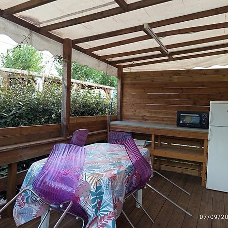 Fréjus Vacances Familiales Dans Camping Avec Piscine מראה חיצוני תמונה