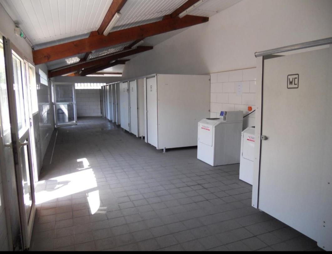 Fréjus Vacances Familiales Dans Camping Avec Piscine מראה חיצוני תמונה